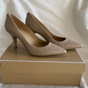 Michael Kors beige pumps size 7